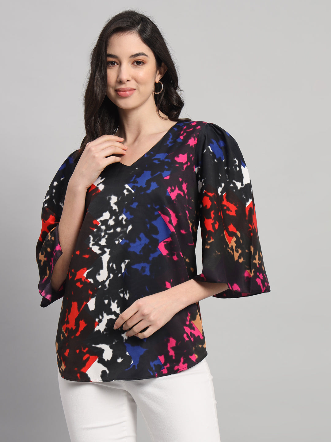 Curvydobe Womens Black Printed V-Neck Top