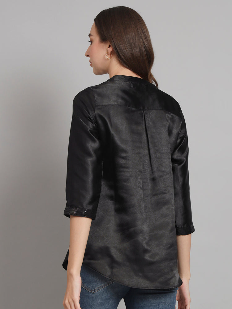 Curvydrobe Black Mandrain Collar placket Top