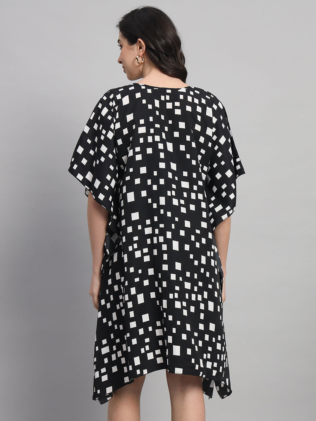 Curvydrobe Womens Black Geometric Print Kaftan V Neck