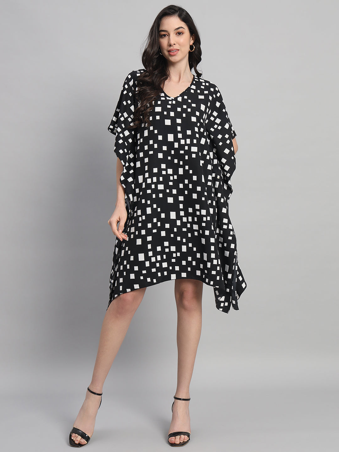 Curvydrobe Womens Black Geometric Print Kaftan V Neck