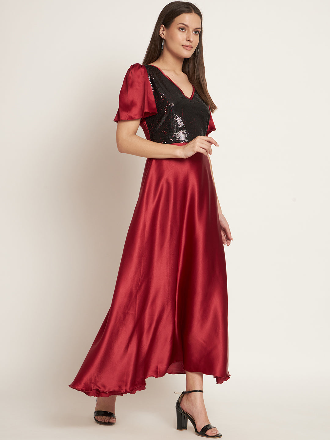 Curvydrobe Women Maroon Sequinned Detail Maxi Dress