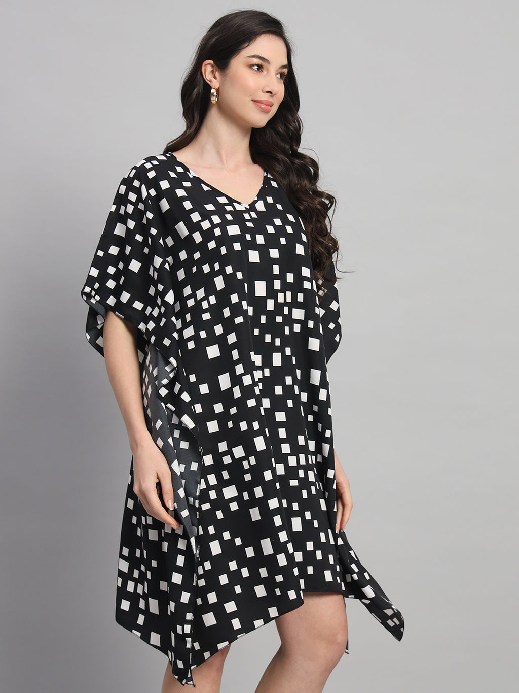 Curvydrobe Womens Black Geometric Print Kaftan V Neck